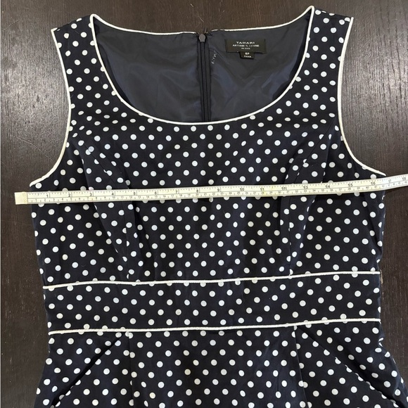 Tahari Navy Blue And White Polka Dot Sleeveless Dress Sheath Size 8 Petite - Picture 10 of 13